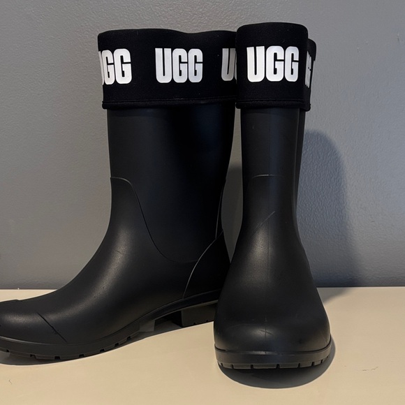 UGG Black Waterproof Boots - Picture 2 of 3